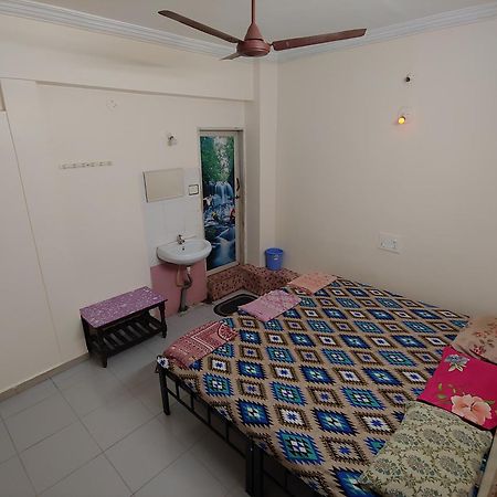 Ambai Guest House Kolhapur Buitenkant foto